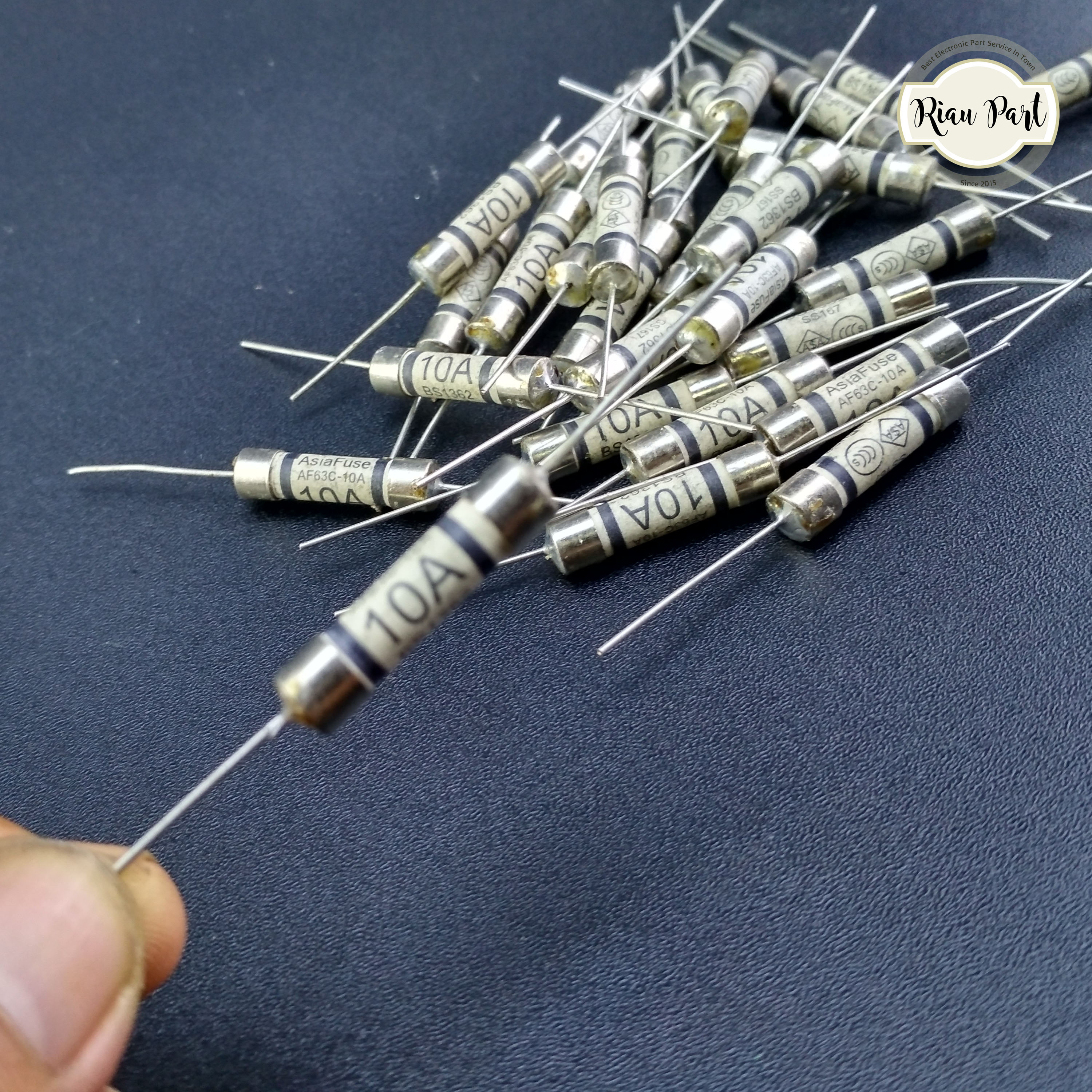 FUSE SEKRING KERAMIK 10A 250Volt SOLDER